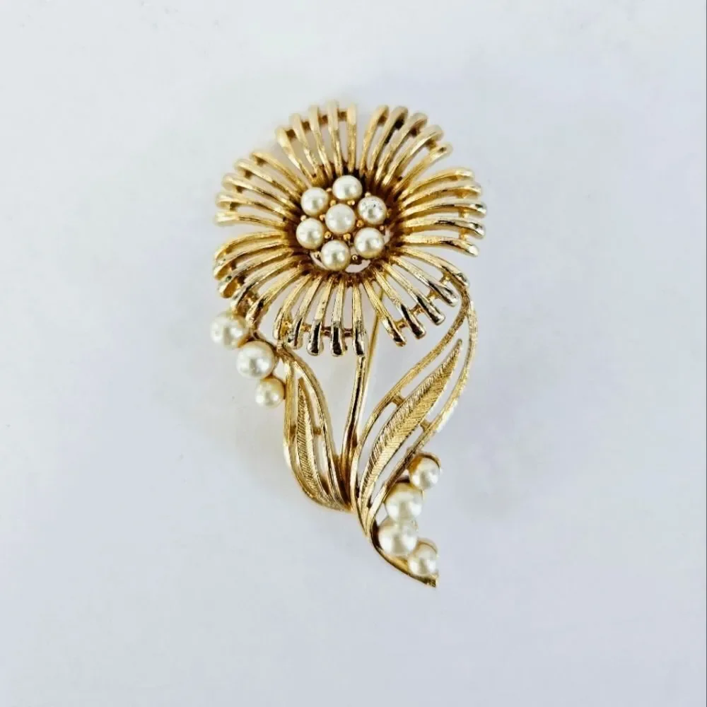 Vintage 1950s Lisner Signed Sunflower Floral Faux Pearl Gold Tone Brooch Pin